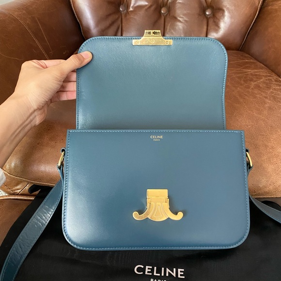 *SOLD* Celine Triomphe Shoulder Bag Smooth Calfskin Medium - Picture 10 of 16